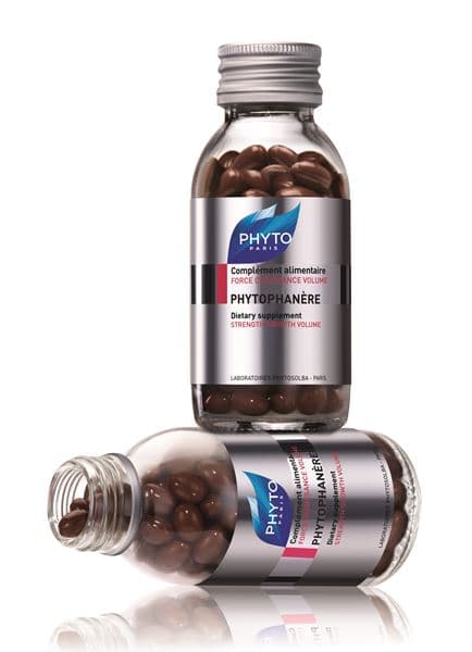 Deux flacons de complément alimentaire PHYTOPHANÈRE de Phyto, contenant des capsules marron, sur fond blanc