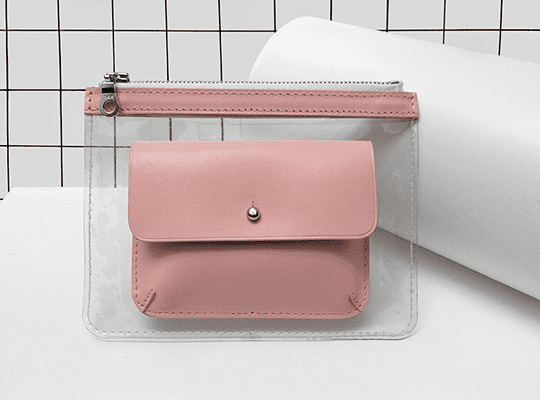 Wallet Barnett de Marlich, porte-monnaie en cuir rose et PVC transparent avec fermeture-éclair et poche extérieure à pression