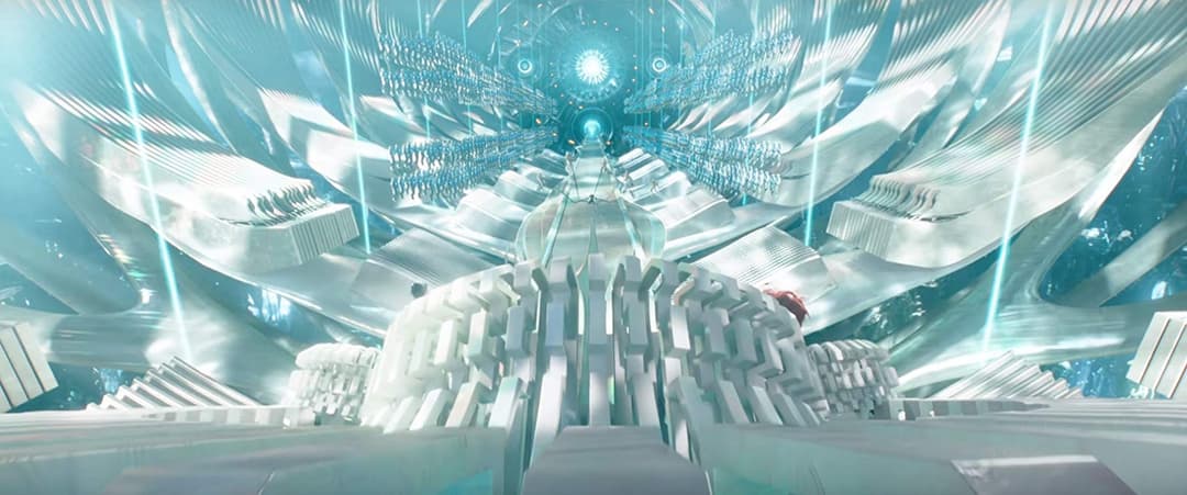Cité souterraine futuriste aux architectures blanches et géométriques, illuminée par une lumière bleu-vert, avec des silhouettes de personnages au loin