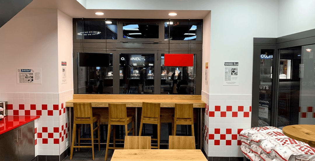 Intérieur de Five Guys Genève Intérieur de Five Guys Genève
