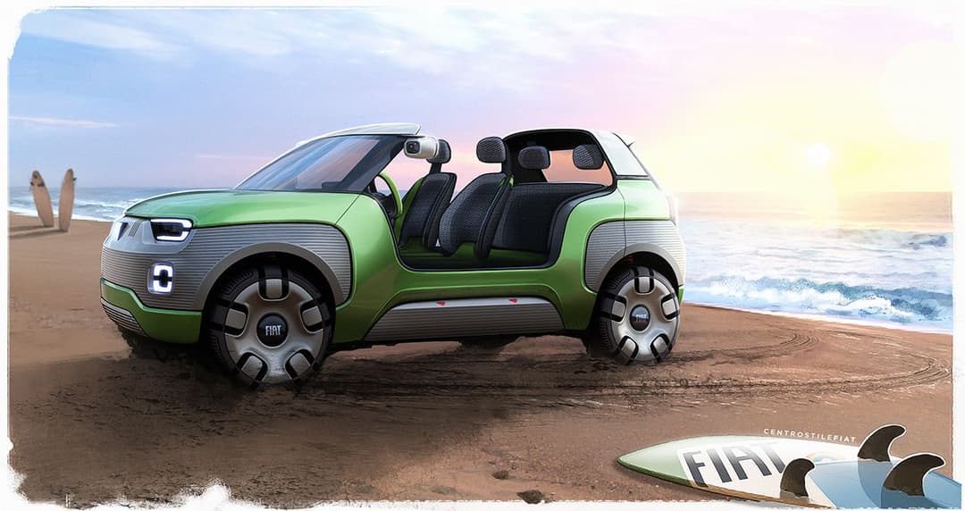 Fiat Centoventi, concept-car électrique vert clair aux portes ouvertes, garé sur une plage avec l'océan en arrière-plan