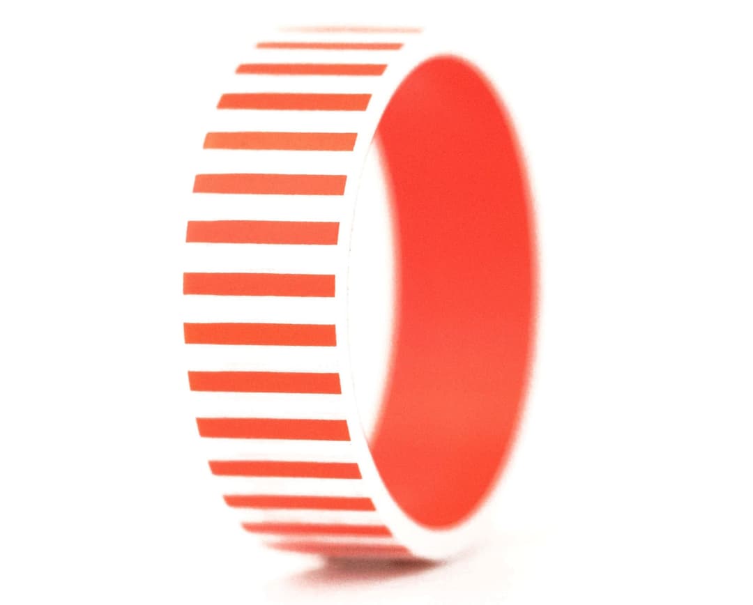 Bague Mood rouge avec motifs de traits orangés, collection Noël 2017