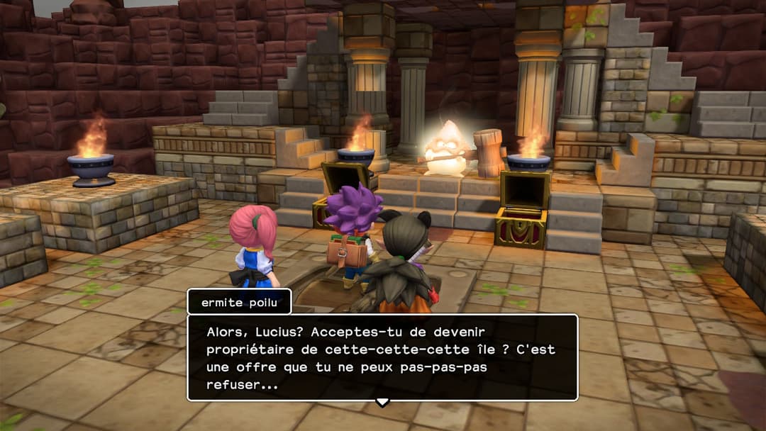 Trois personnages dans un temple construit avec des briques rouges, des colonnes et des braseros luminescents dans Dragon Quest Builders 2
