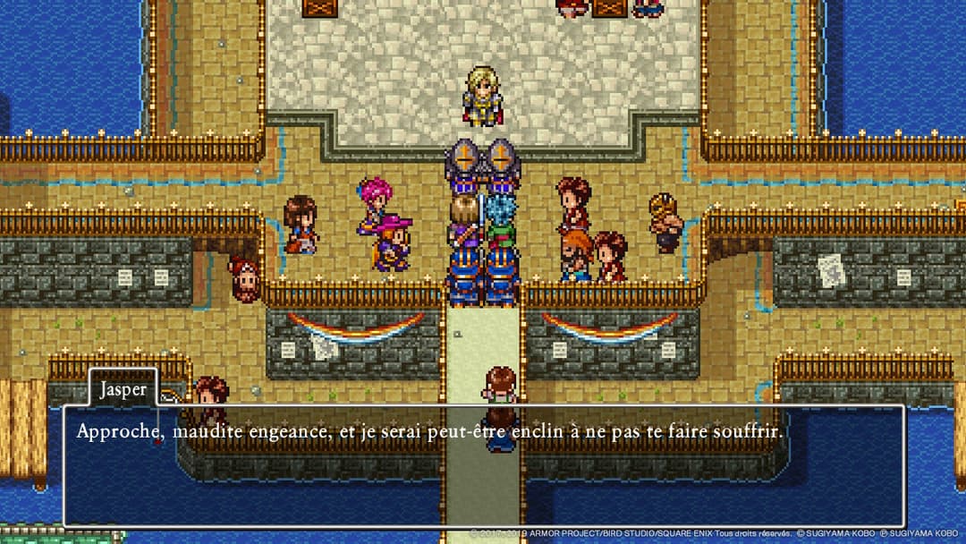 Scène de Dragon Quest XI S en pixels art montrant plusieurs personnages dans un village, avec dialogue du personnage Jasper en bas de l'écran