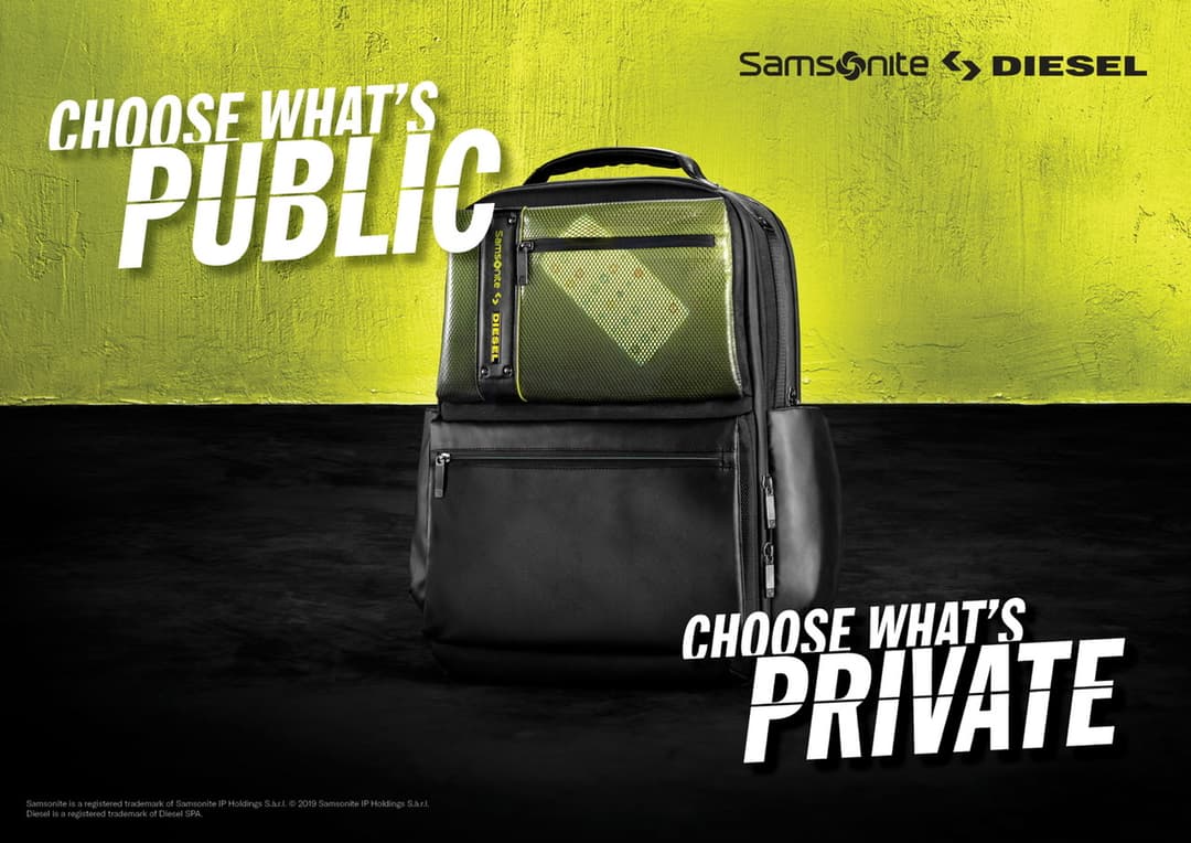 Sac à dos Samsonite x Diesel noir et jaune avec compartiment supérieur en filet, sur fond jaune et noir