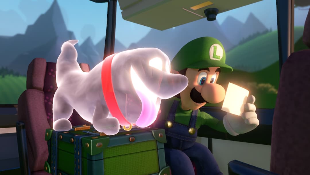 Luigi en costume vert avec casquette L capture un fantôme blanc luminescent à l'aide d'un aspirateur dans Luigi's Mansion 3