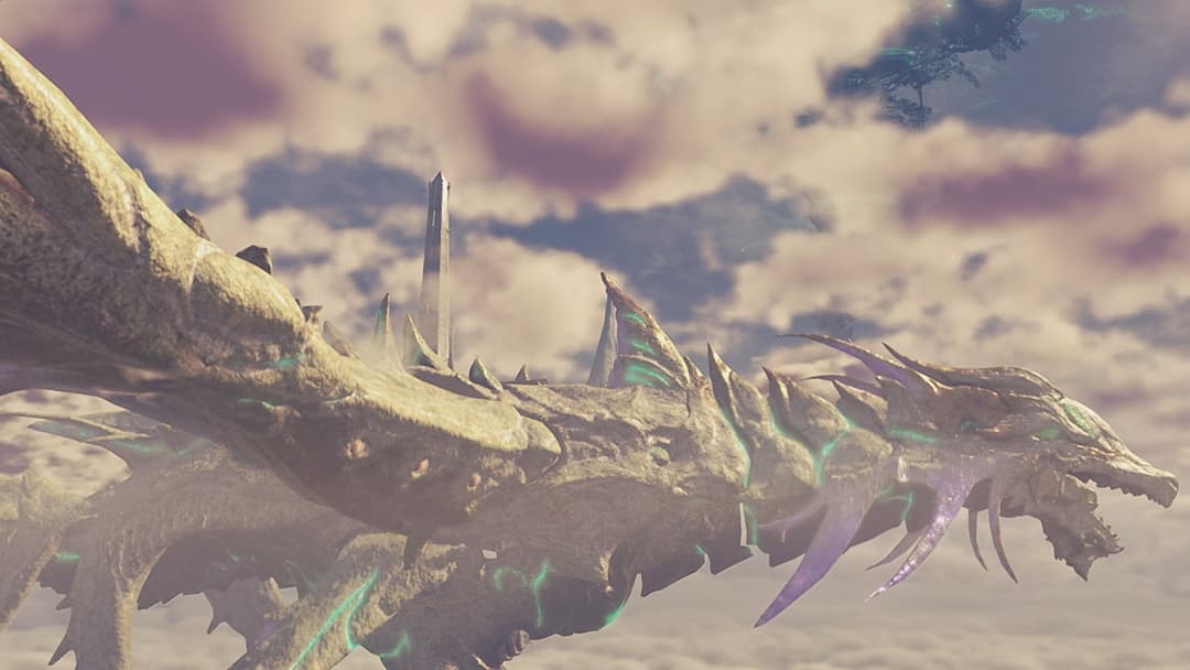 Un Titan massif à la tête de dragon avec des cristaux verts et violets émergeant du brouillard nuageux dans Xenoblade Chronicles 2
