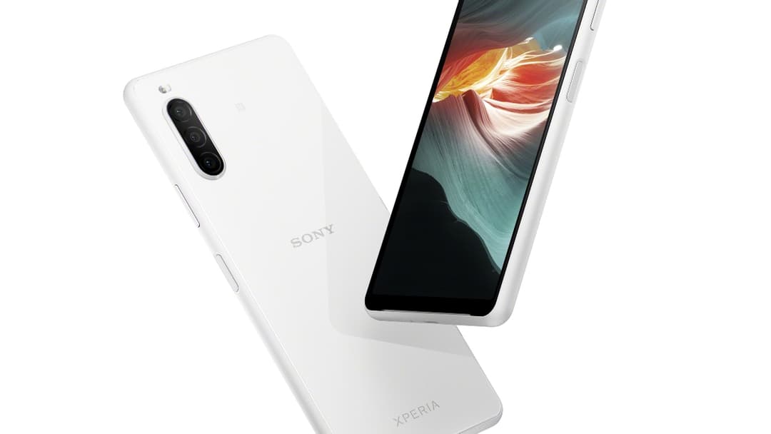 Sony Xperia 10 II blanc de profil et de face, affichant un écran au format 21:9 avec une image colorée