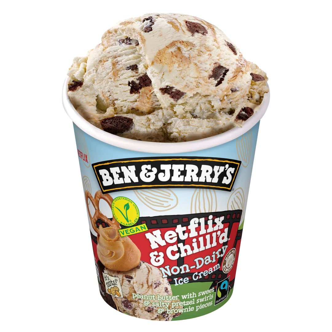 Pot de glace végane Ben & Jerry's Netflix & Chilll'd Non-Dairy au beurre de cacahuète, bretzels et brownies