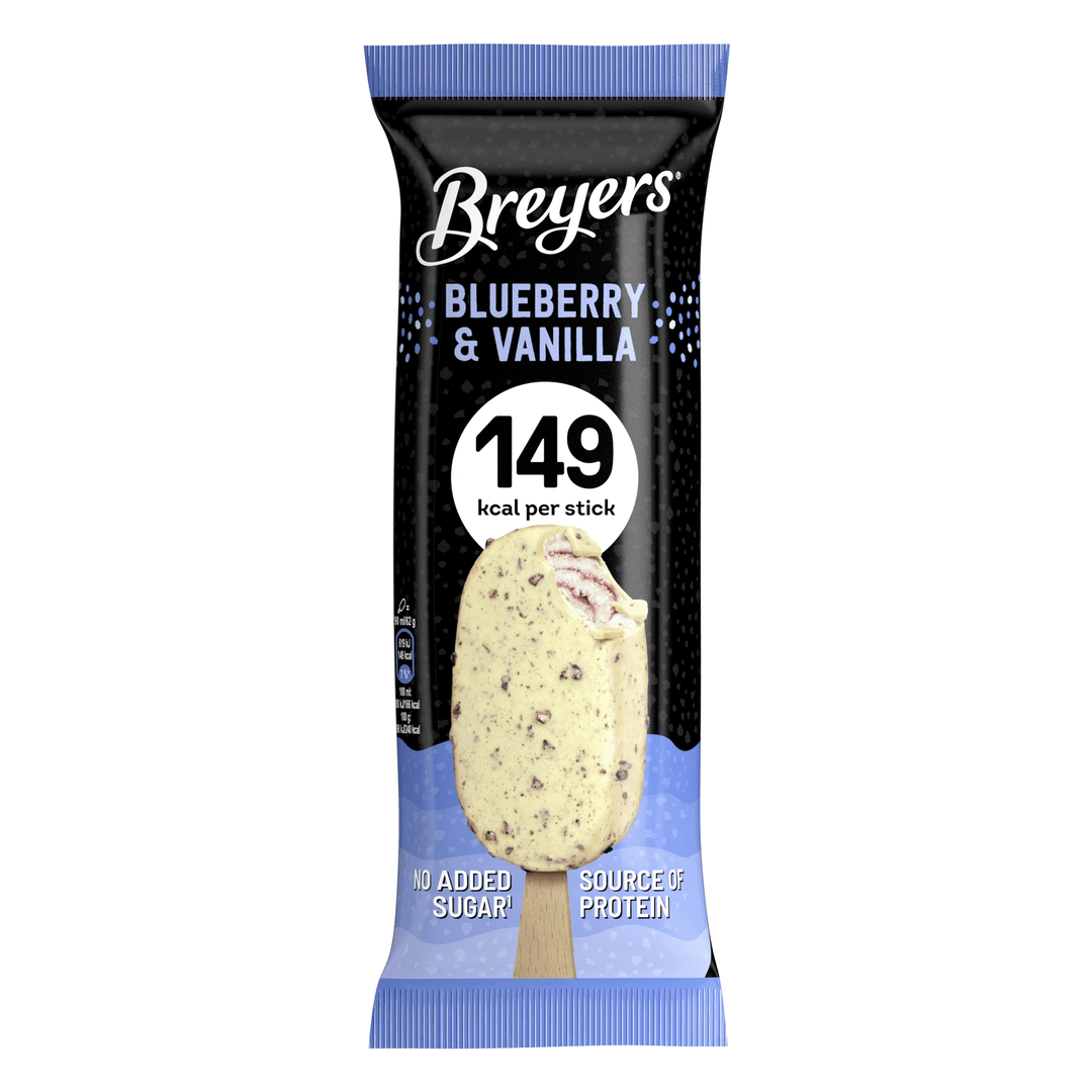 Bâton glacé Breyers Blueberry & Vanilla, sans sucre ajouté, 149 kcal, source de protéines, enrobage noir et emballage bleu