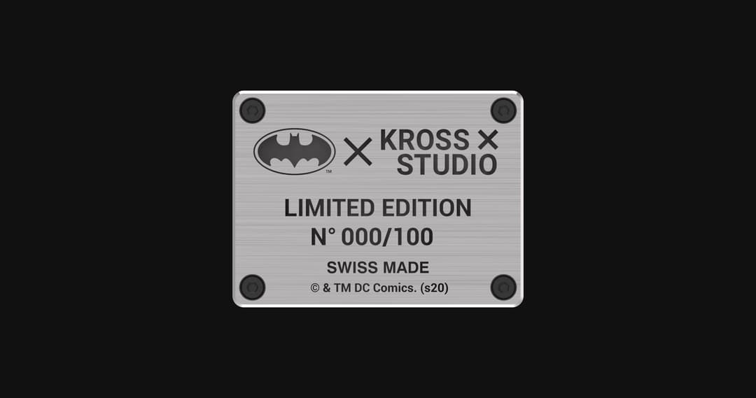 Plaque numérotée en aluminium brossé de l'horloge Batmobile Kross Studio, série limitée 000/100, Swiss Made
