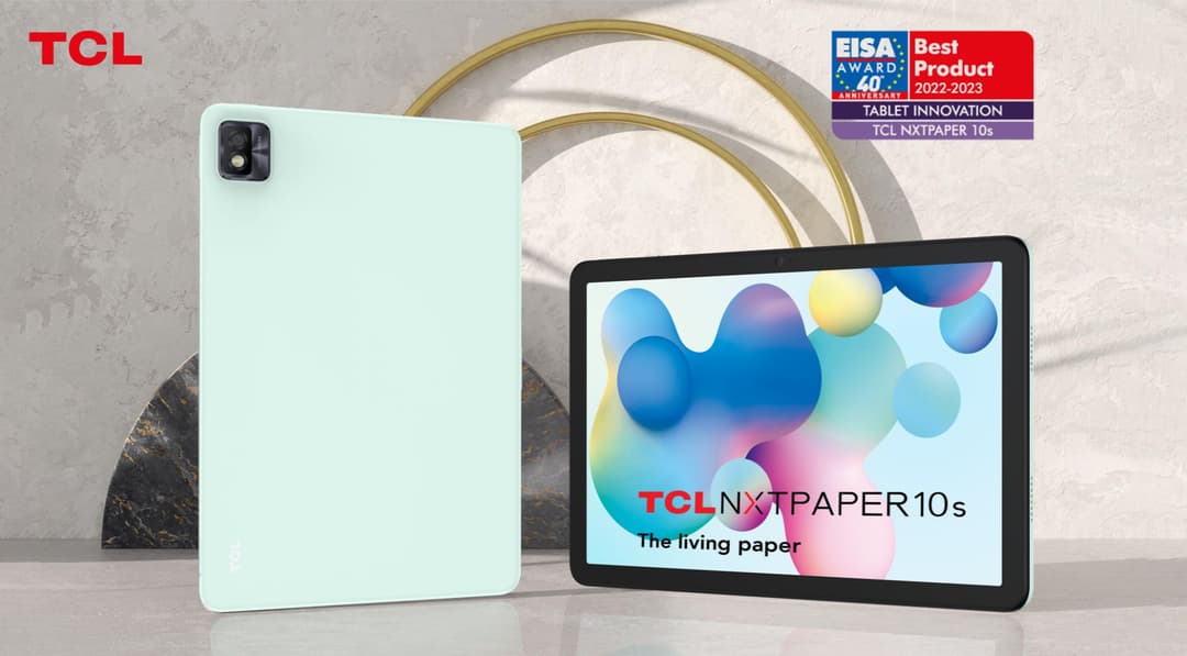 Tablette TCL NXTPAPER 10s de couleur menthe affichant des sphères colorées, accompagnée du logo EISA Award 2022-2023 pour l'innovation en tablettes