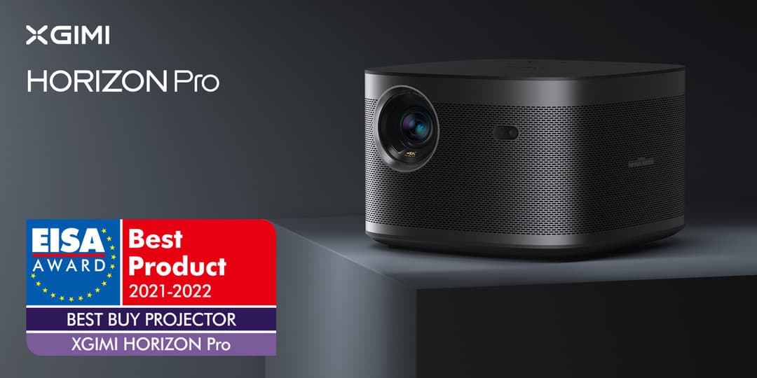 Vidéoprojecteur XGIMI HORIZON Pro noir avec objectif, accompagné du logo EISA Best Product 2021-2022