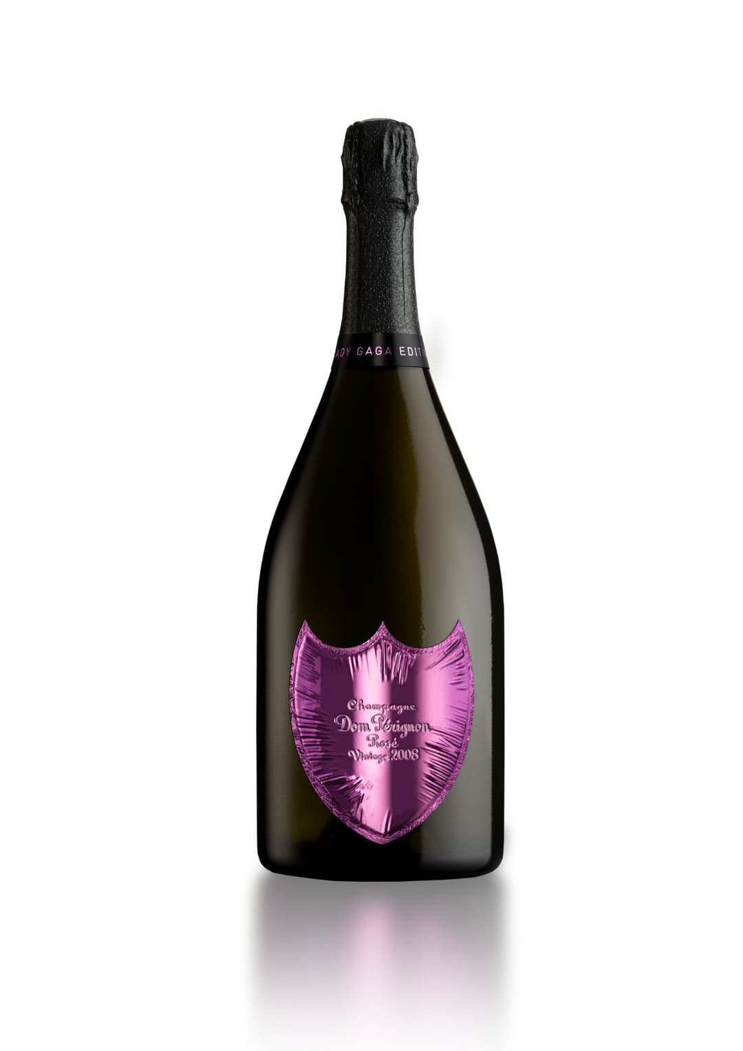 Bouteille de champagne Dom Pérignon Rosé Vintage 2008 édition Lady Gaga, avec étiquette rose vif en forme de cœur