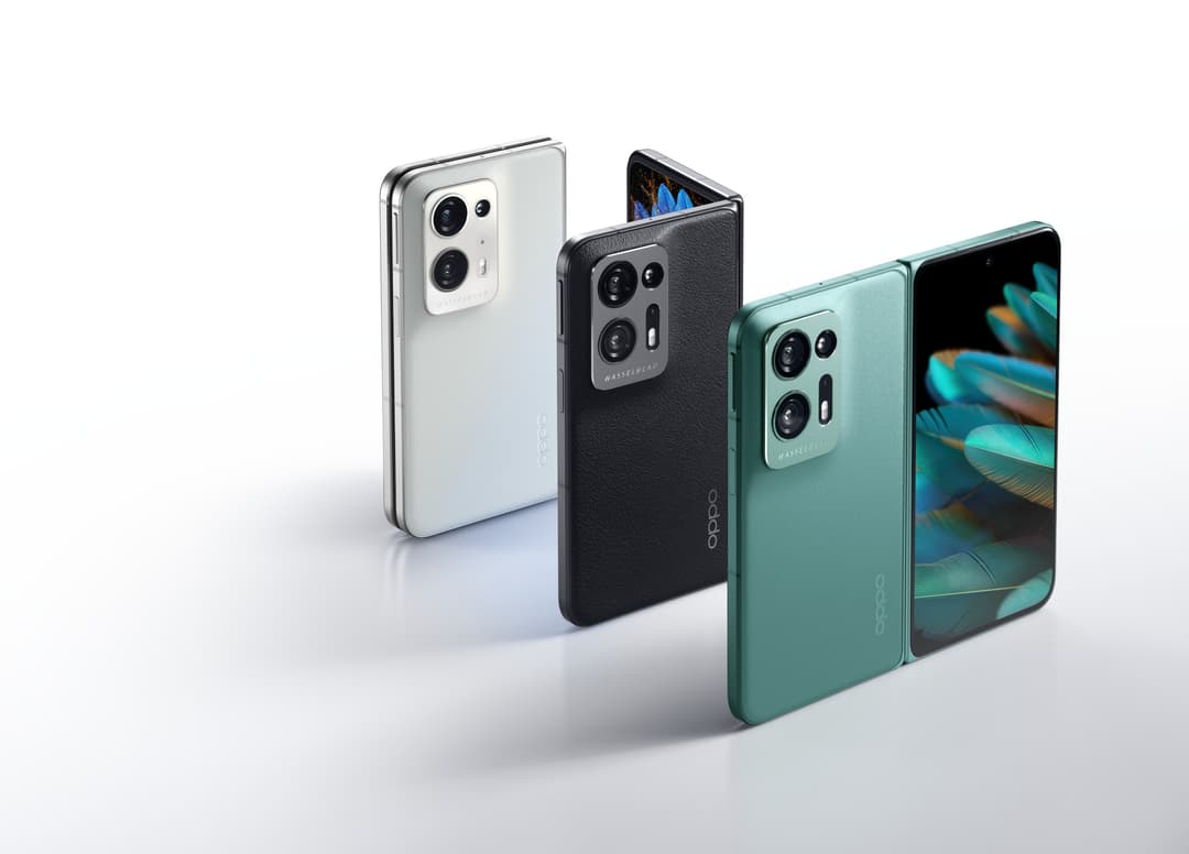 OPPO Find N2 et Find N2 Flip, smartphones pliables en blanc, noir et vert, présentés en perspective