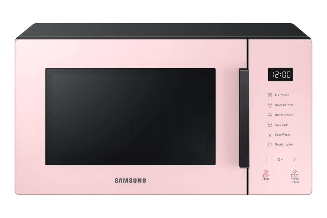 Micro-ondes Samsung Bespoke rose clair avec écran digital affichant l'heure et panneau de commandes