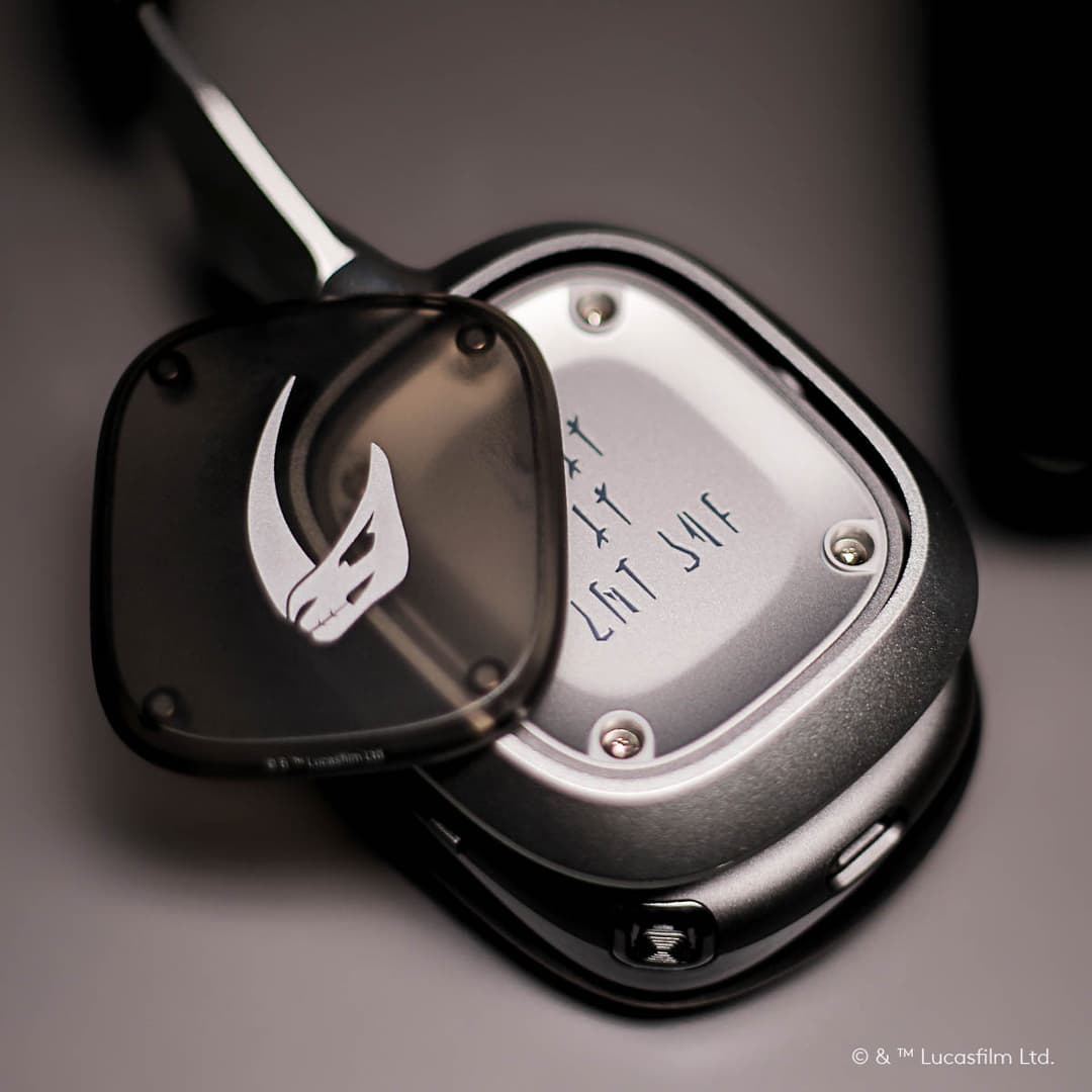 Casque Logitech G A30 The Mandalorian Edition noir et gris avec logo gravé sur l'oreillette