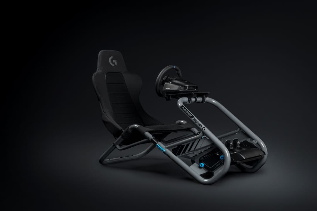Playseat® Trophy-Logitech G Edition noir avec volant PRO Racing Wheel doté du moteur Direct Drive et de la technologie TRUEFORCE