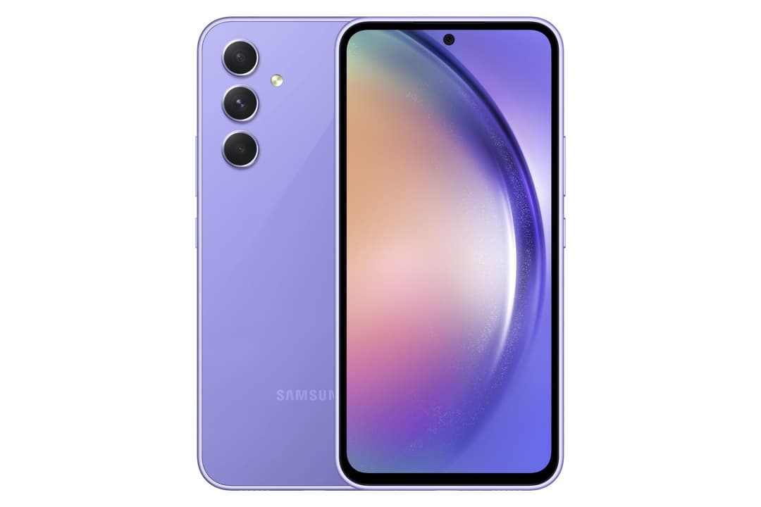 Samsung Galaxy A54 5G de couleur violet avec trois capteurs photo à l'arrière et écran affichant un dégradé rose-violet