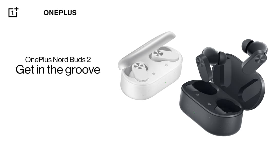 OnePlus Nord Buds 2 en version blanche et noire avec leurs boîtiers de recharge respectifs