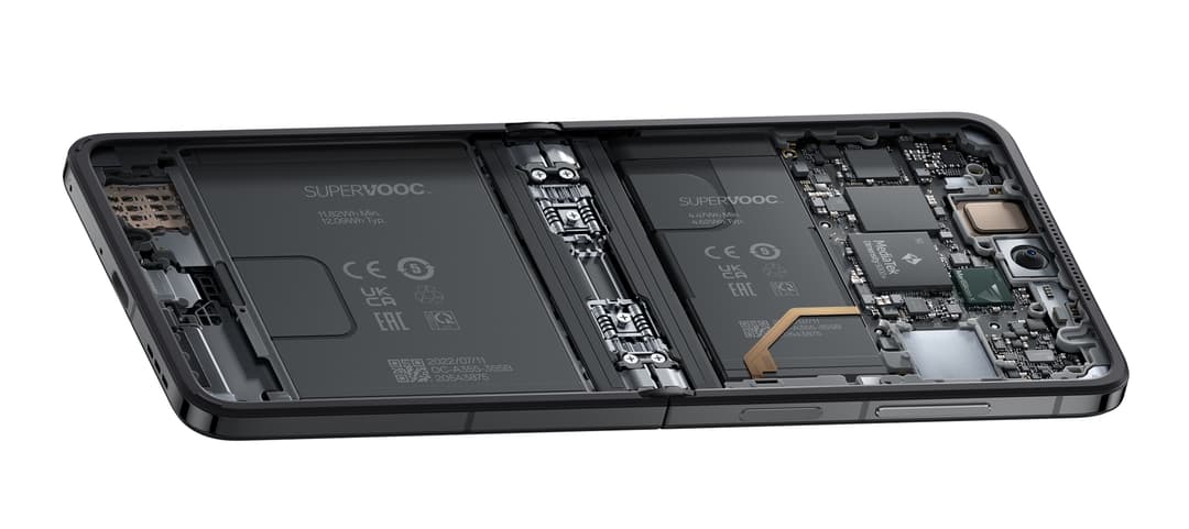 Batterie SUPERVOOC et composants internes de l'OPPO Find N2 Flip, vue éclatée du smartphone pliable noir