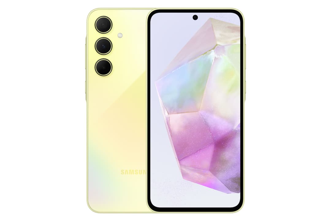Samsung Galaxy A35 5G couleur Awesome Lemon, vu de face et de dos, avec triple capteur photo et écran affichant un motif géométrique multicolore