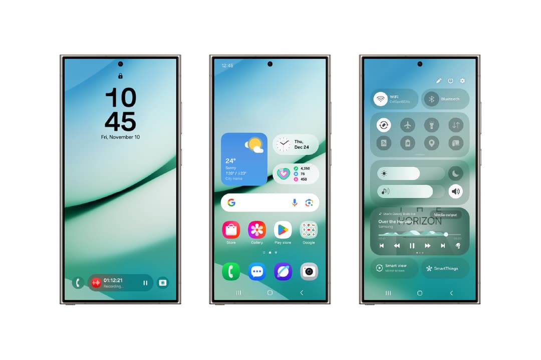 Trois smartphones Samsung affichant One UI 7 : écran verrouillé épuré, accueil avec widgets redessinés et panneaux de contrôle personnalisés