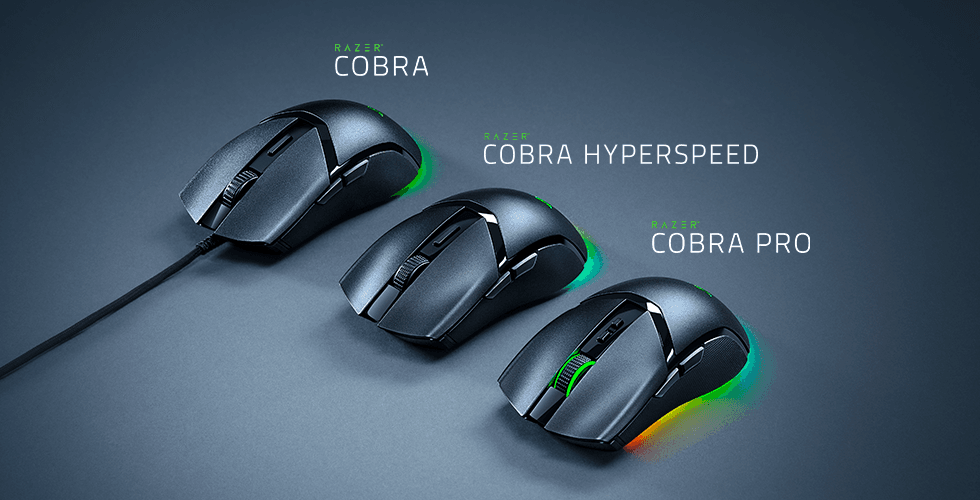 Trois souris Razer Cobra alignées sur fond gris bleu, avec éclairage RGB vert et arc-en-ciel, modèles HyperSpeed et Pro