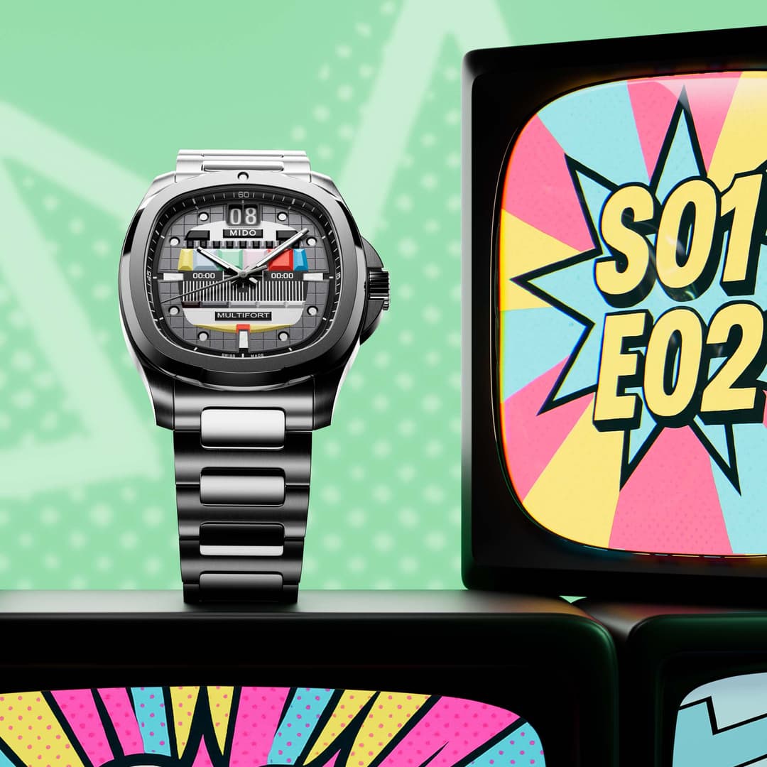 Montre Mido Multifort TV Big Date S01E02 au boîtier de forme téléviseur, cadran graphique coloré, bracelet acier gris satiné
