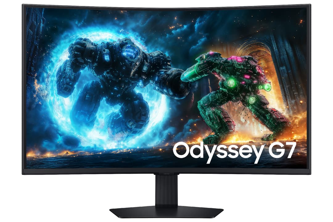 Moniteur gaming Samsung Odyssey G7 affichant deux robots de combat futuristes, l'un bleu électrique et l'autre vert avec des accents roses, dans un décor apocalyptique