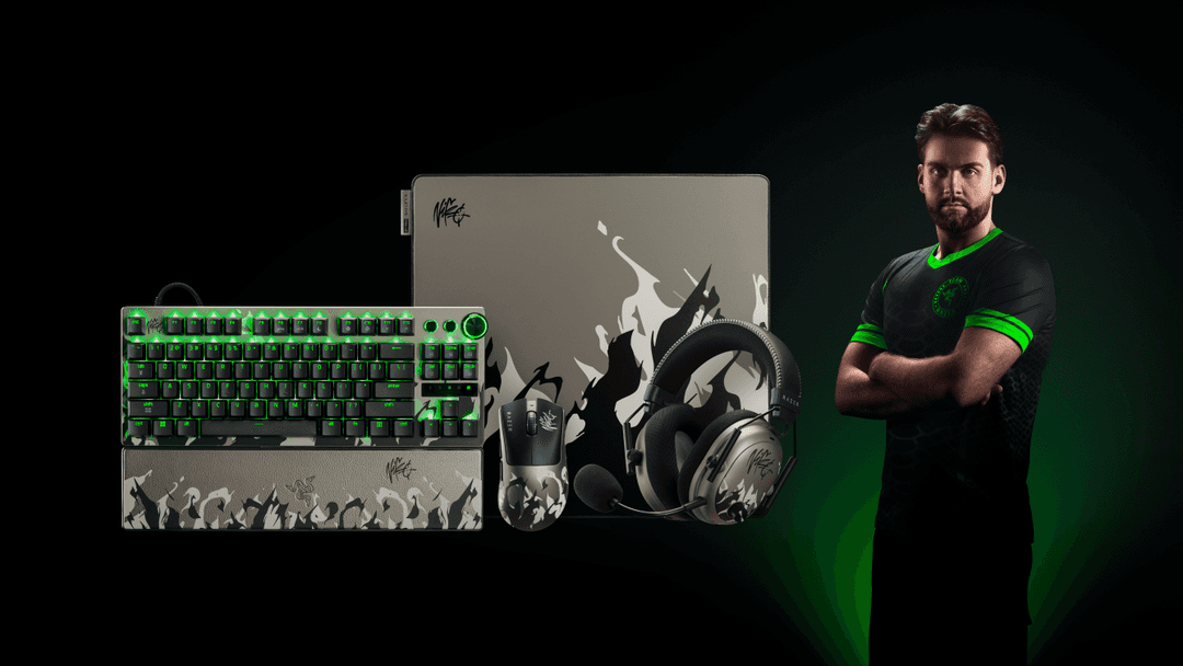 Collection Razer NiKo comprenant un clavier mécanique, une souris, un casque et un laptop aux teintes noires et vertes, avec NiKo en tenue de joueur