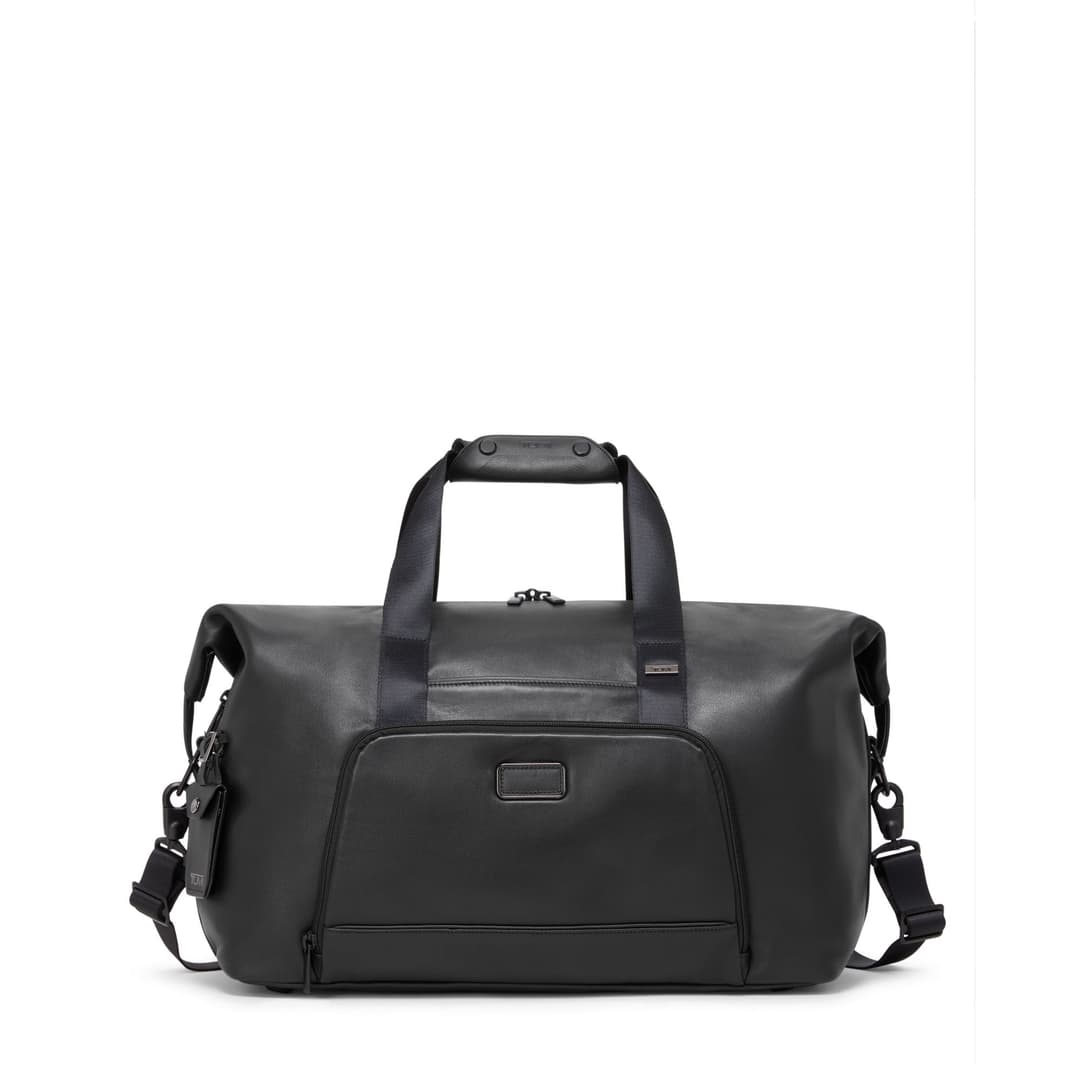 Duffel à double expansion TUMI Alpha, sac de sport noir avec poignées et sangles d'épaule, compartiments organisés visibles