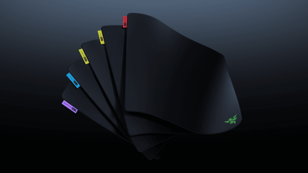 Tapis de souris Razer Gigantus V2 Pro noir avec câble USB aux voyants LED colorés bleu, violet, vert, jaune et rouge