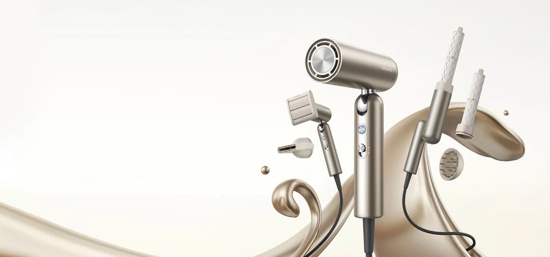 Sèche-cheveux Dreame Pocket Pro et ses accessoires en finition dorée, avec différentes brosses et embouts