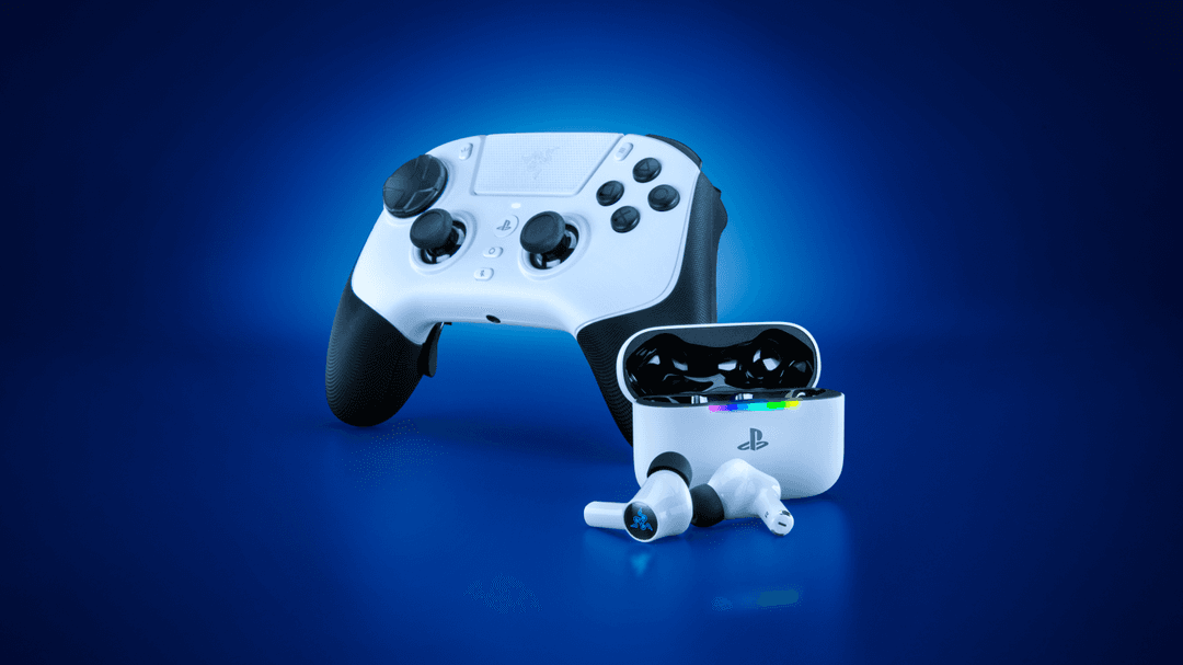 Razer Hammerhead V3 X HyperSpeed blancs et noirs avec boîtier de charge ouvert, présentés aux côtés d'une manette de jeu Xbox blanche sur fond bleu