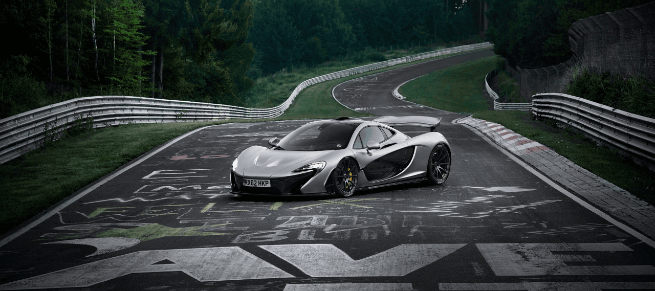McLaren P1™ : l'hypercar hybride fête son 10ème anniversaire.
